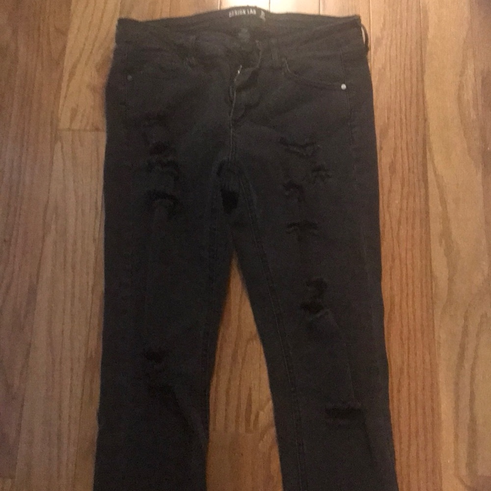 Distressed skinny jeans